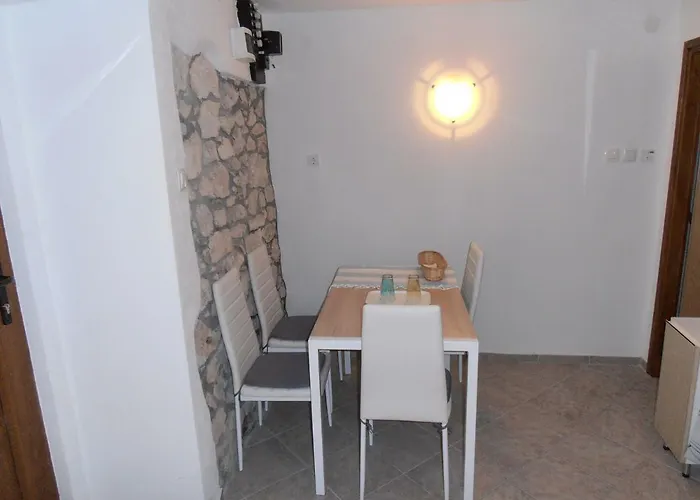 Apartment Lucija *